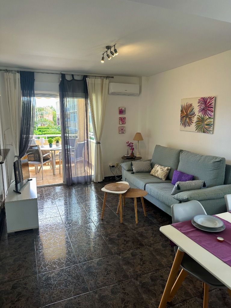 2-Bed Holiday Apartment Just 150m from Dénia Beach